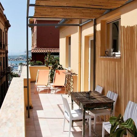 Appartamento Con Terrazza Panoramica In Marina. Каляри Екстериор снимка