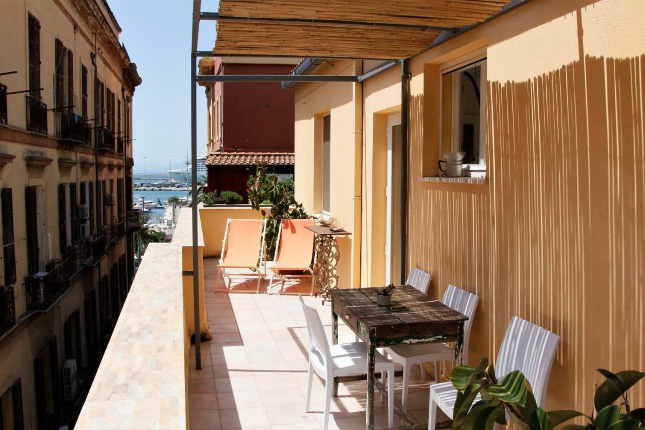Appartamento Con Terrazza Panoramica In Marina. Каляри Екстериор снимка