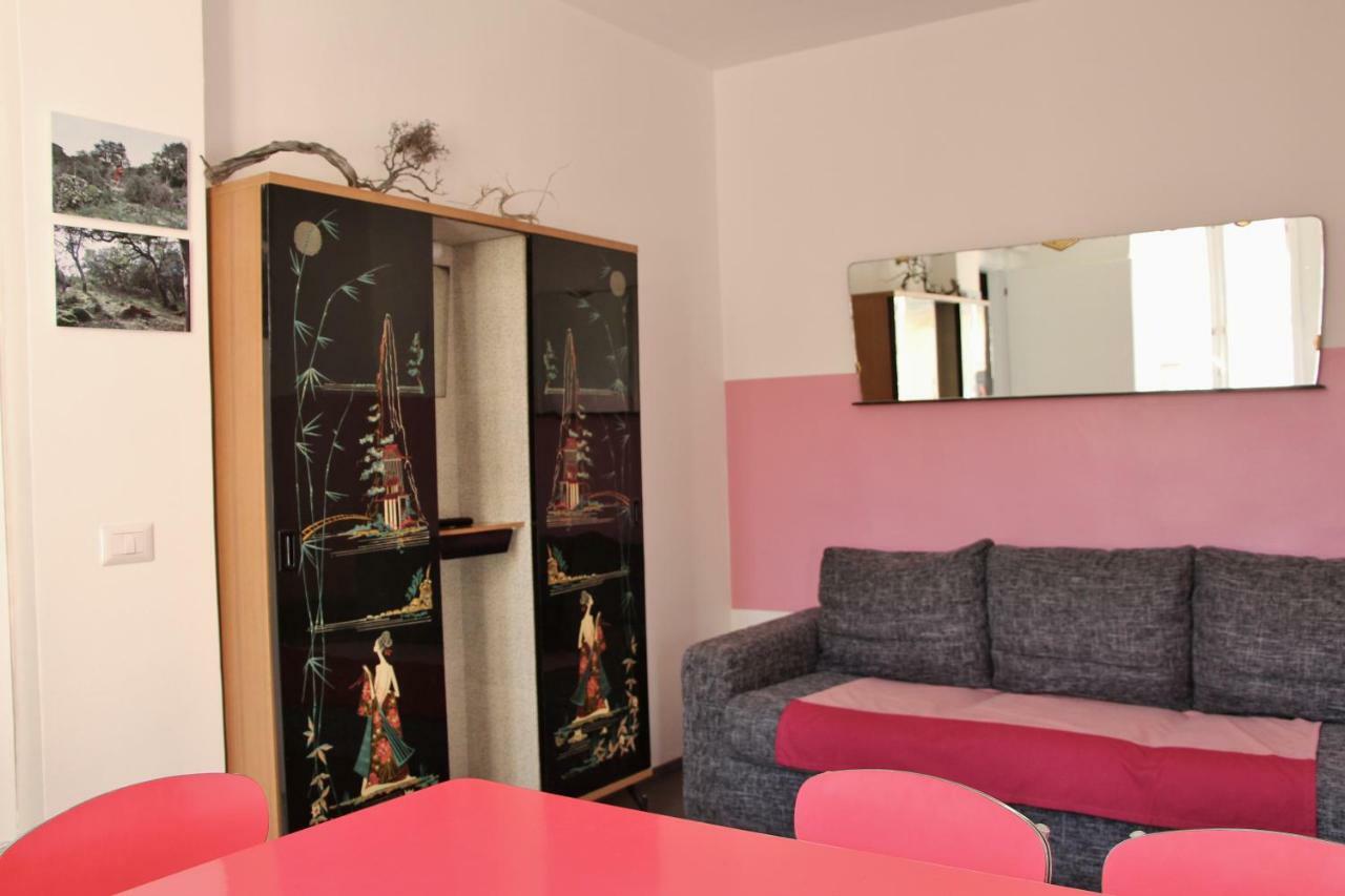Appartamento Con Terrazza Panoramica In Marina. Каляри Екстериор снимка